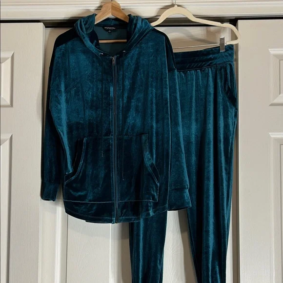 SET Liverpool Los Angeles Dark Teal Relaxed Fit Velvet Tracksuit - Picture 1 of 11